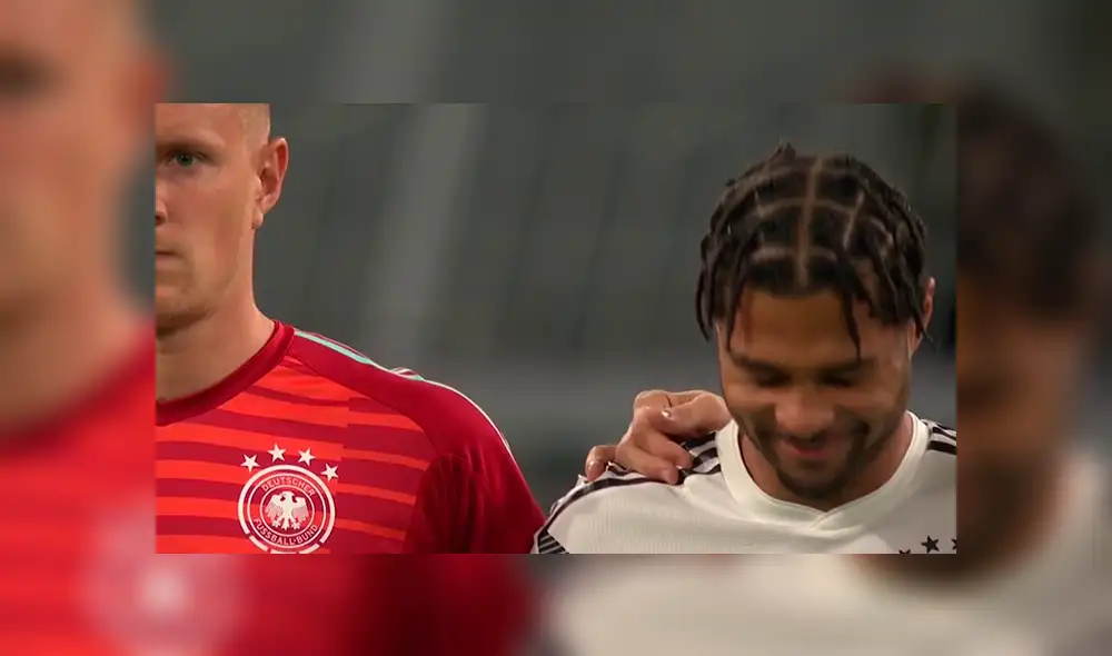 Se desconoce qué motivo la risa del jugador alemán. Créditos: Captura de video