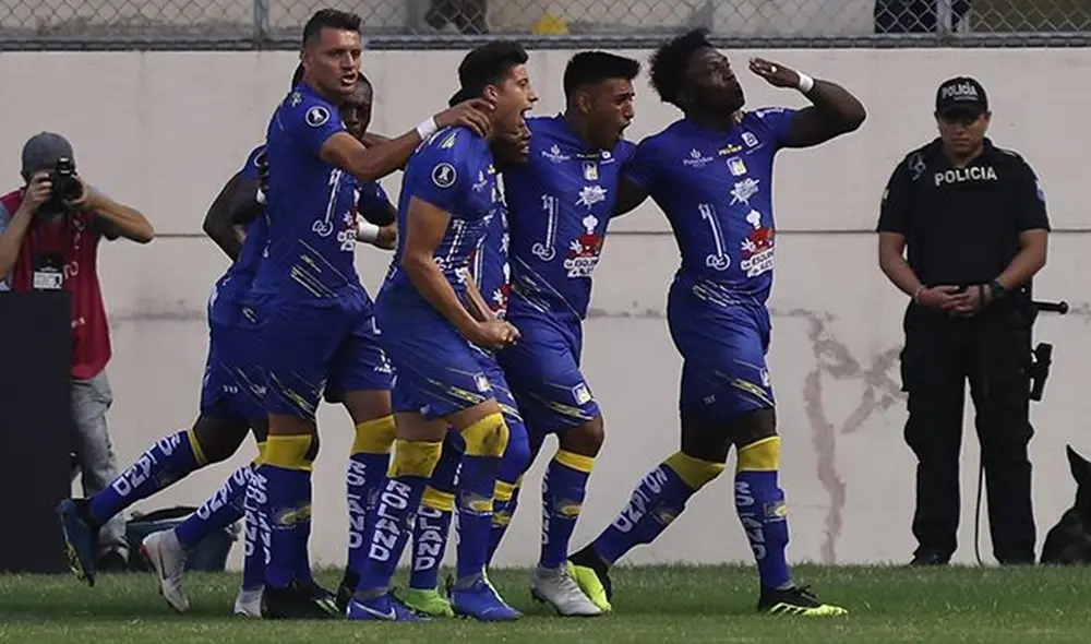 Defensa y Justicia se enfrenta a Delfín en la ciudad de Manta por la Copa Libertadores 2020. Foto: EFE
