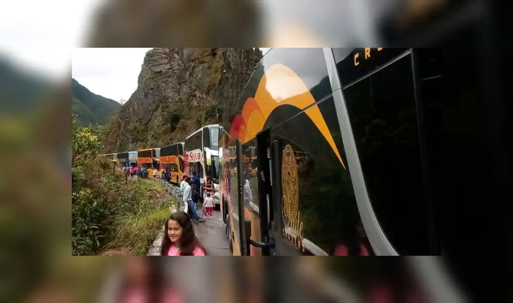 Junín: cientos de pasajeros quedaron varados en la Carretera Central