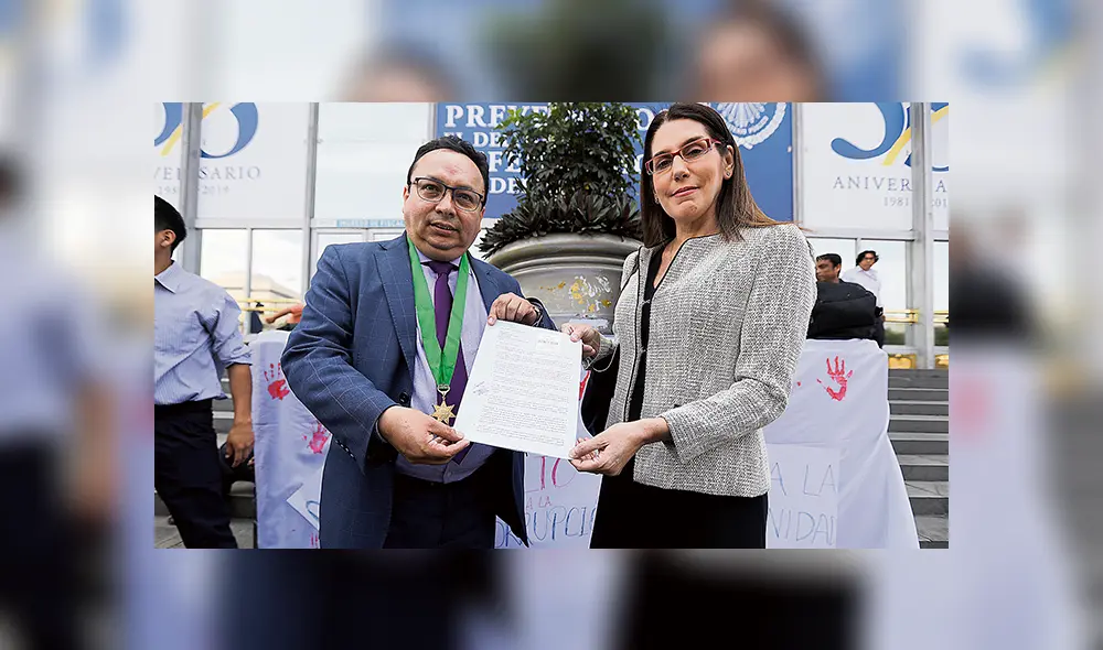 Recurso. Juristas Carolina Lizárraga y Carlomagno Salcedo. (Foto: J. Cerdán) Recurso. Juristas Carolina Lizárraga y Carlomagno Salcedo. (Foto: J. Cerdán)