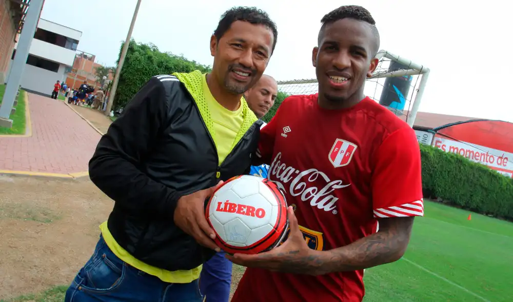 Jefferson Farfán y Roberto ‘El Chorri’ Palacios en La Videna. Foto: Líbero