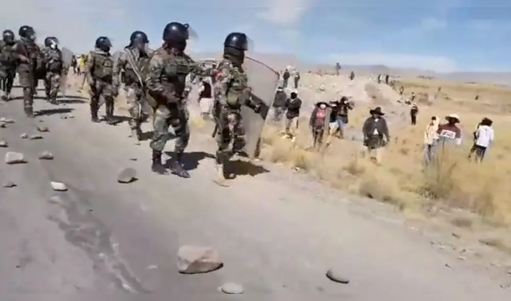 Manifestantes se enfrentaron a la Policía en la provincia cusqueña de Espinar. Foto: Captura cortesía Vidal Merma.