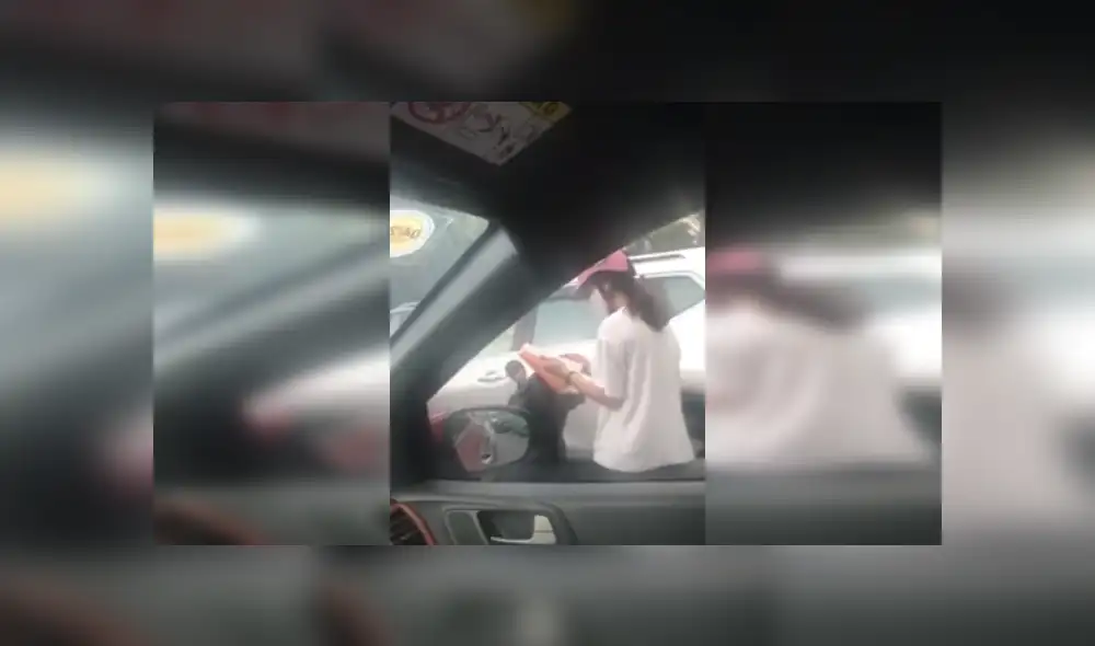 Desliza las imágenes para ver más de esta conmovedora escena viral de YouTube.