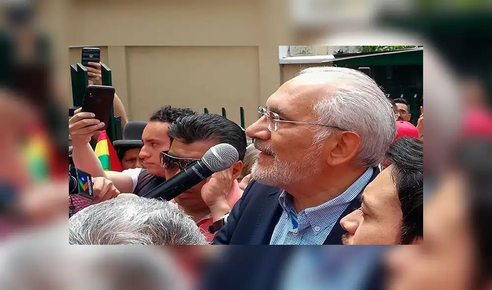 Carlos Mesa no tardó en responder a Evo Morales en plena crisis política en Bolivia. Foto: EFE Carlos Mesa no tardó en responder a Evo Morales en plena crisis política en Bolivia. Foto: EFE