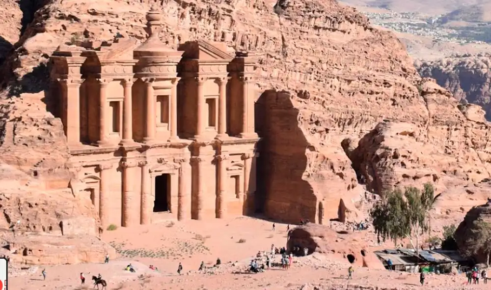 Desliza las imágenes para ver cómo luce la fortaleza donde se filmó Indiana Jones: La última cruzada. Foto: captura de Google Maps
