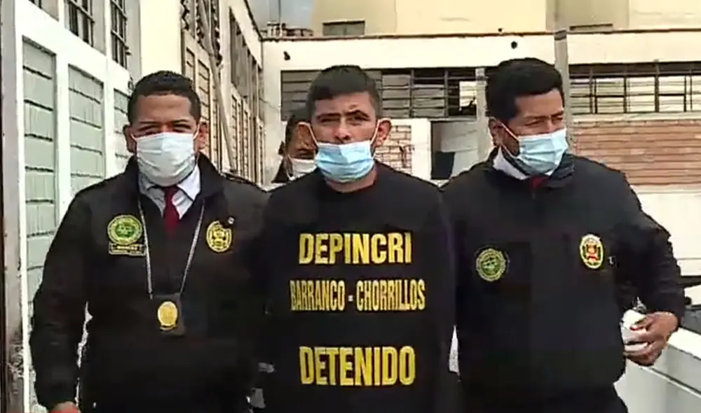 Luis Hamilton Cadillo fue detenido en su vivienda de San Martín de Porres acusado de haber retirado el dinero depositado por el denunciante. Foto: Captura de Latina Noticias Luis Hamilton Cadillo fue detenido en su vivienda de San Martín de Porres acusado de haber retirado el dinero depositado por el denunciante. Foto: Captura de Latina Noticias