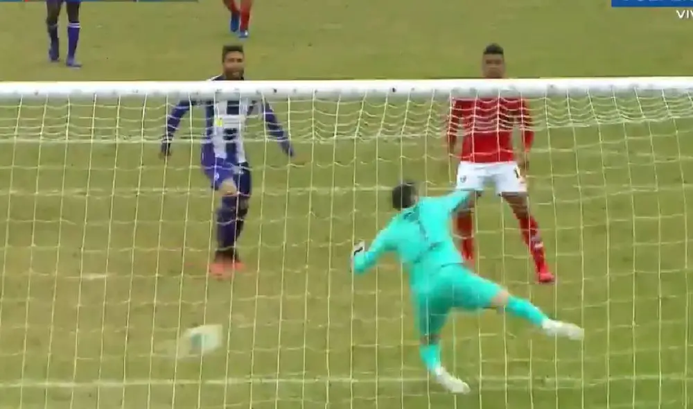 Butrón tuvo un extraño movimiento en el primer gol de Cienciano. Foto: Captura de Gol Perú Butrón tuvo un extraño movimiento en el primer gol de Cienciano. Foto: Captura de Gol Perú