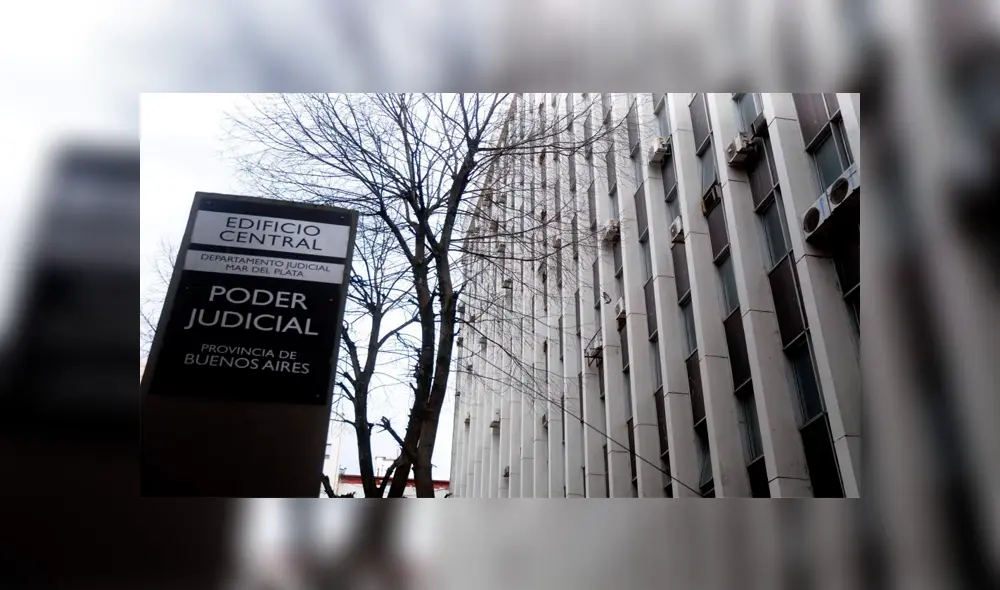 Niño salva a su madre de morir quemada luego que su padre le rociara un balde de combustible  