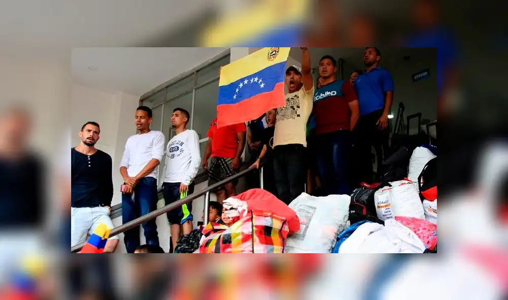 Militares venezolanos son expulsados del refugio de Colombia donde se alojaron