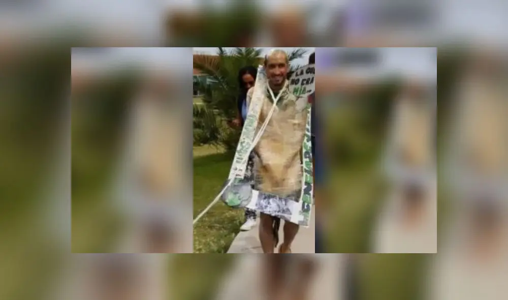 Estudiante que se burló de los feminicidios en su graduación tendrá que rehacer su tesis y tomar clases de enfoque de género Estudiante que se burló de los feminicidios en su graduación tendrá que rehacer su tesis y tomar clases de enfoque de género