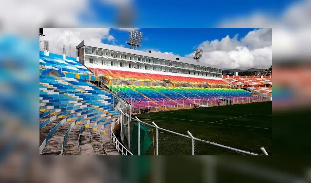 enfrentados. Fiscal de prevención del delito  Eduardo Poblete cuestiona que se diera estadio a manifestantes. Gobernador niega haber dado permiso.