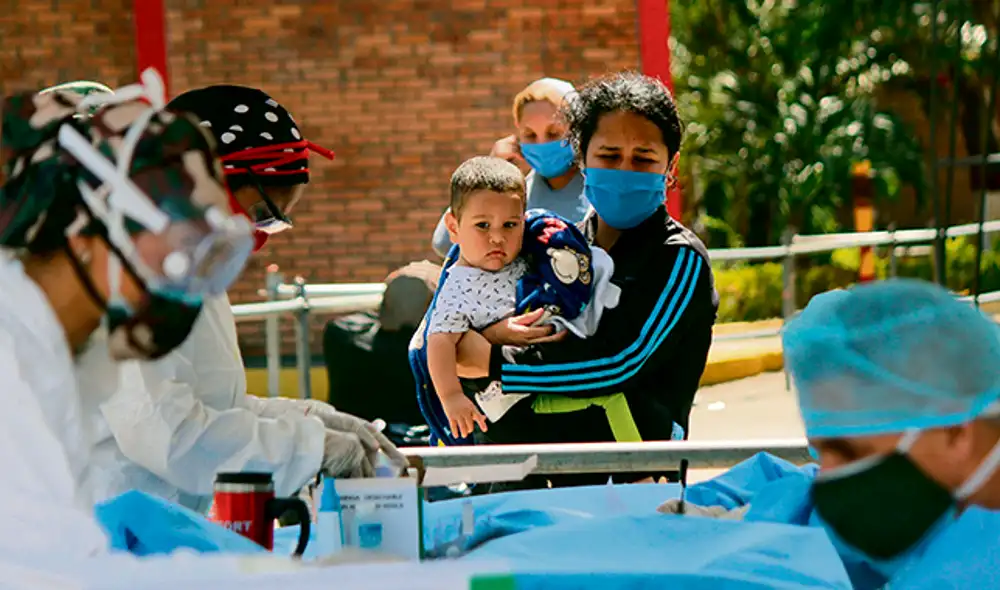 Más afectados. Los hospitales ya estaban enfrentando una situación de escasez que se incrementó con los estragos de la pandemia del coronavirus. Foto: AFP Más afectados. Los hospitales ya estaban enfrentando una situación de escasez que se incrementó con los estragos de la pandemia del coronavirus. Foto: AFP