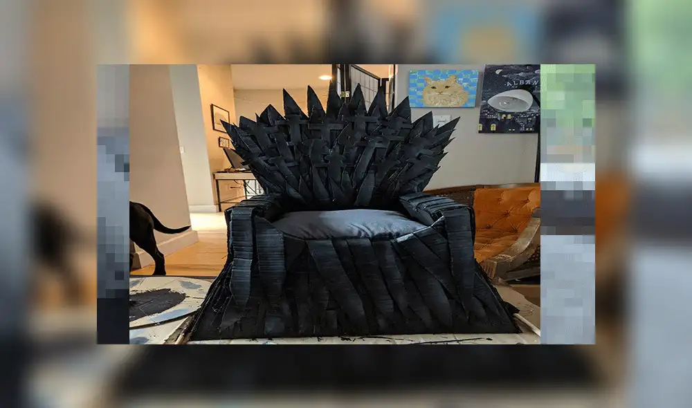 Facebook: Fan de Game of Thrones hace un Trono de Hierro de cartón para su gato y luce así [VIDEO]