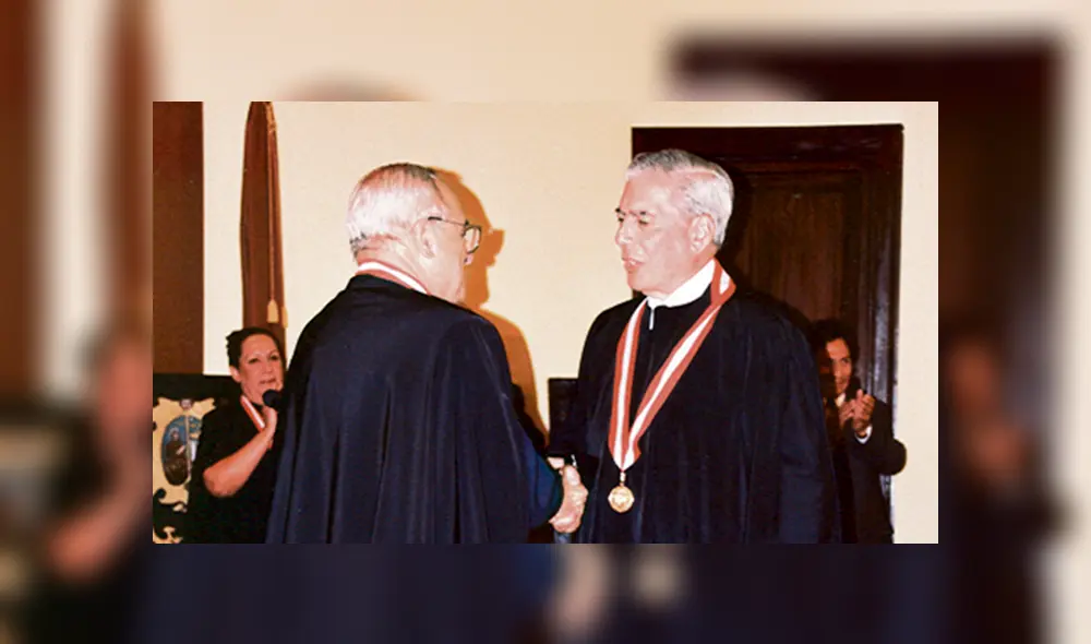 Mario Vargas Llosa, un par de vueltas por la ciudad Mario Vargas Llosa, un par de vueltas por la ciudad