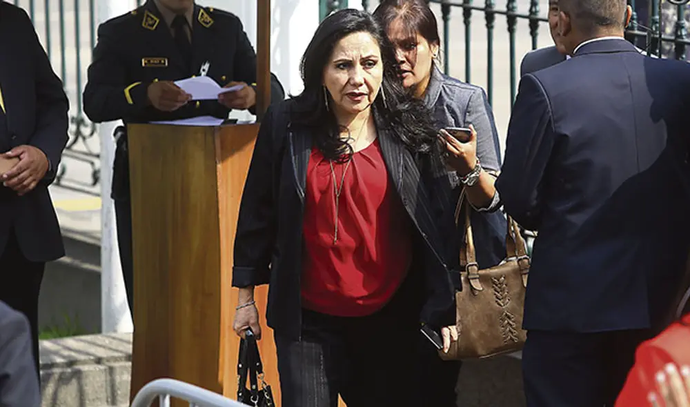 Voz. Ministra de la Mujer Gloria Montenegro apoya reforma.