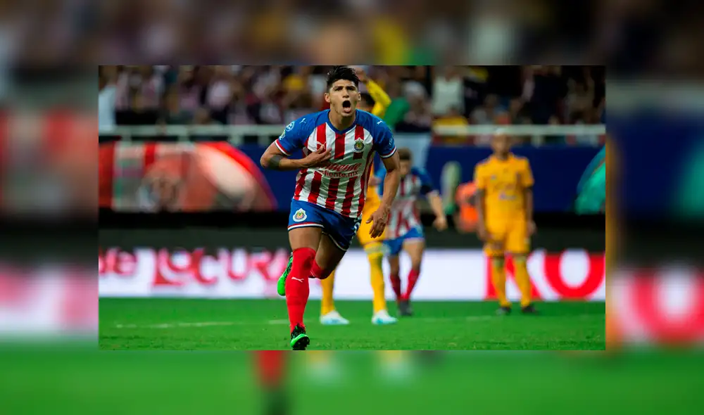 Alan Pulido celebra su anotación ante Tigres. Créditos: EFE