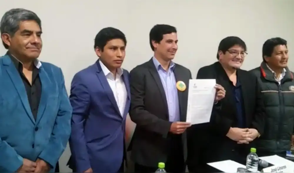 Elecciones 2018: Combina firma compromiso profamilia con pastor evangélico José Linares Elecciones 2018: Combina firma compromiso profamilia con pastor evangélico José Linares