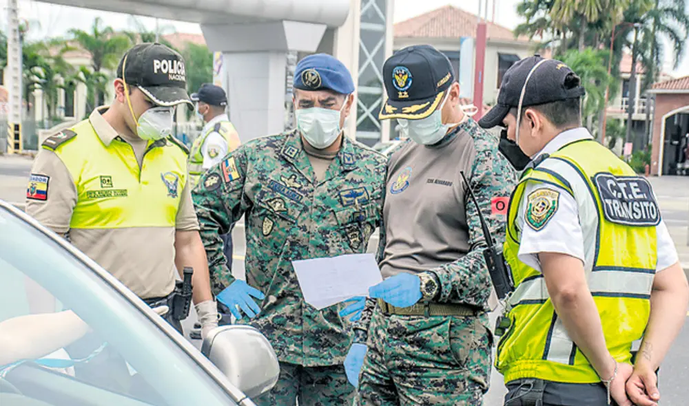 Emergencia. La ciudad más afectada por el COVID-19 es Guayaquil. aumentó la vigilancia, pero el estado se ve desbordado. Los cadáveres se ven en las calles. (Foto: AFP) Emergencia. La ciudad más afectada por el COVID-19 es Guayaquil. aumentó la vigilancia, pero el estado se ve desbordado. Los cadáveres se ven en las calles. (Foto: AFP)