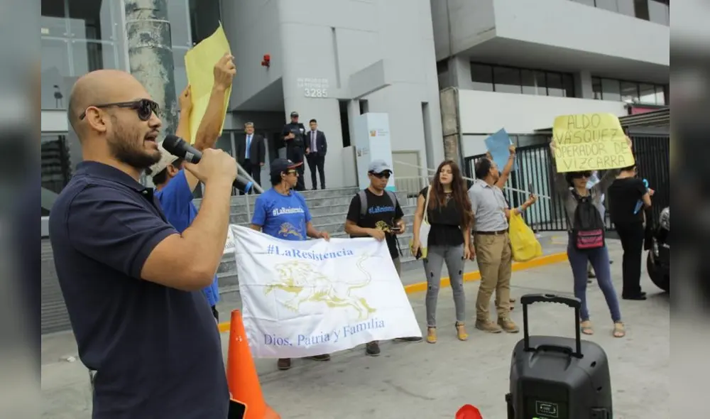 Miembros del grupo radical acusan al presidente de la JNJ de ser un supuesto "operador" del presidente Martín Vizcarra. Foto: Antonio Melgarejo / La República. Miembros del grupo radical acusan al presidente de la JNJ de ser un supuesto "operador" del presidente Martín Vizcarra. Foto: Antonio Melgarejo / La República.