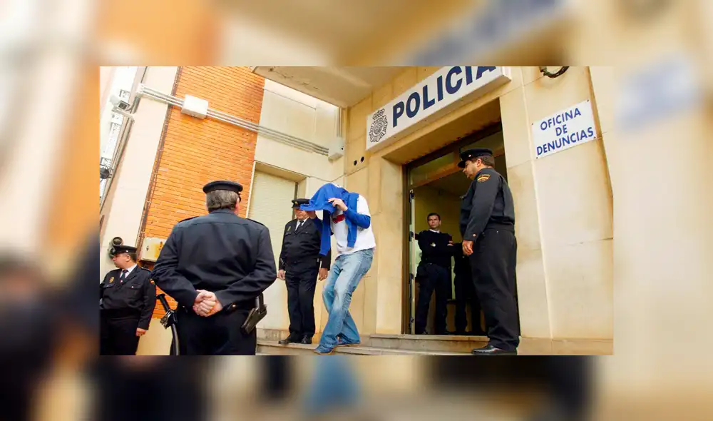 España: hombre viola y arranca oreja a mujer en un museo