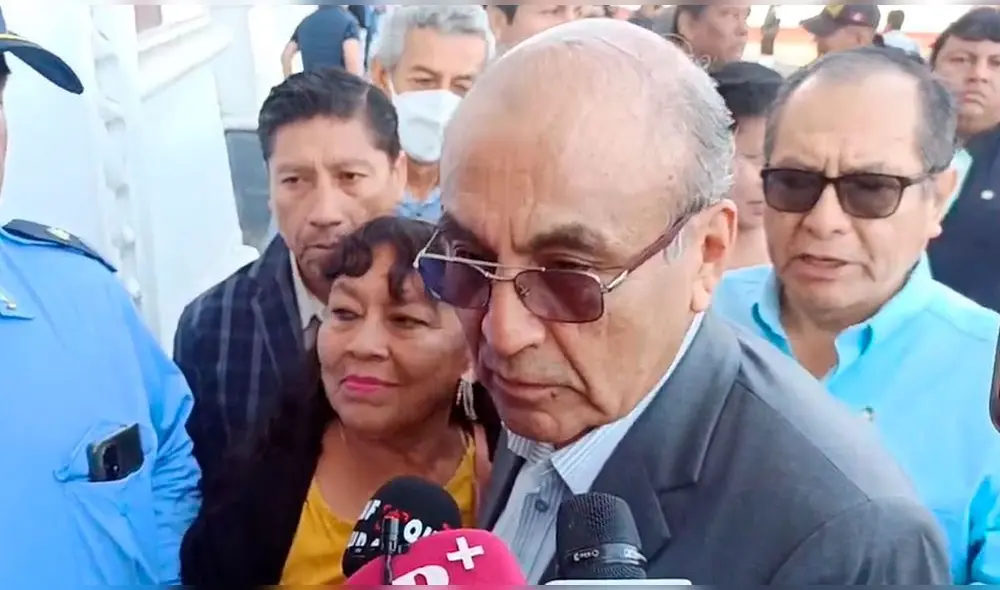 Seguidores se hicieron presentes para mostrarle su respaldo. Foto: captura/URPI-LR Seguidores se hicieron presentes para mostrarle su respaldo. Foto: captura/URPI-LR