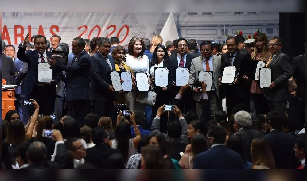 Bancada de Fuerza Popular. Al menos media docena de sus integrantes respalda el proyecto presentado por la congresista Valeria Valer. Foto: La República.