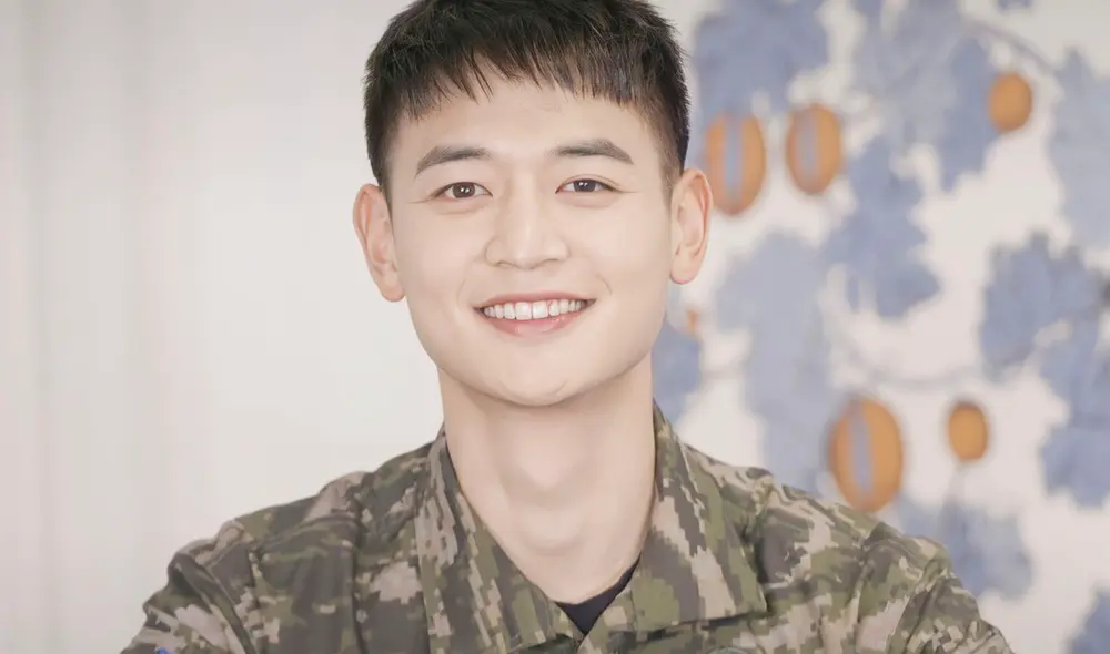 Minho durante su transmisión en vivo para saludar a fans. Foto: captura vlive Minho durante su transmisión en vivo para saludar a fans. Foto: captura vlive