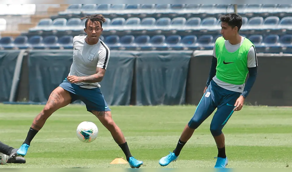 Joazhiño Arroé dejó una lección de vida tras ayudar a heladero. Joazhiño Arroé dejó una lección de vida tras ayudar a heladero.