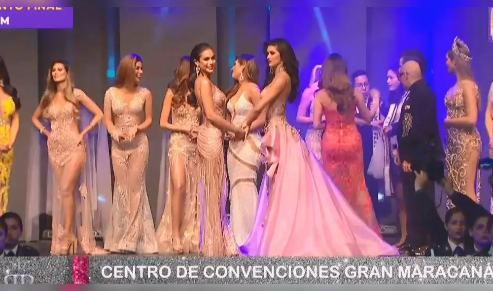 Kelin Rivera en el Miss Perú Kelin Rivera en el Miss Perú