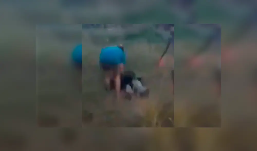 Un hombre utilizó una peculiar manera de proponerle matrimonio a su novia y generó polémica. Un hombre utilizó una peculiar manera de proponerle matrimonio a su novia y generó polémica.