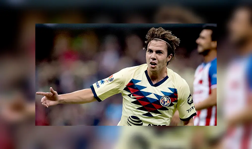 Sebastián Córdova fue la figura al anotar un doblete en el clásico. Créditos: EFE