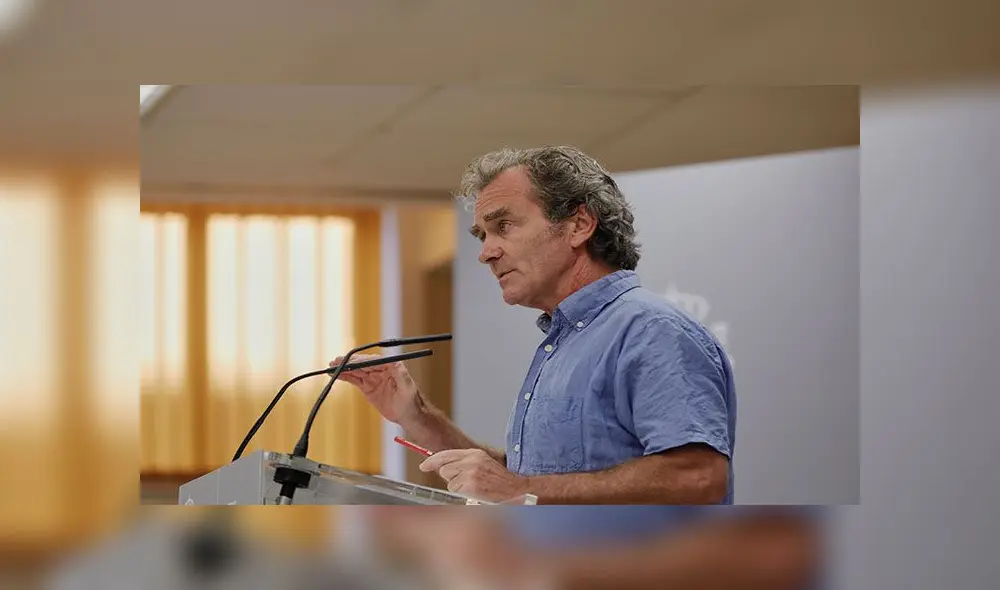 El director del Centro de Coordinación de Alertas y Emergencias Sanitarias, Fernando Simón, durante una rueda de prensa este lunes en España. Foto: Europa Press