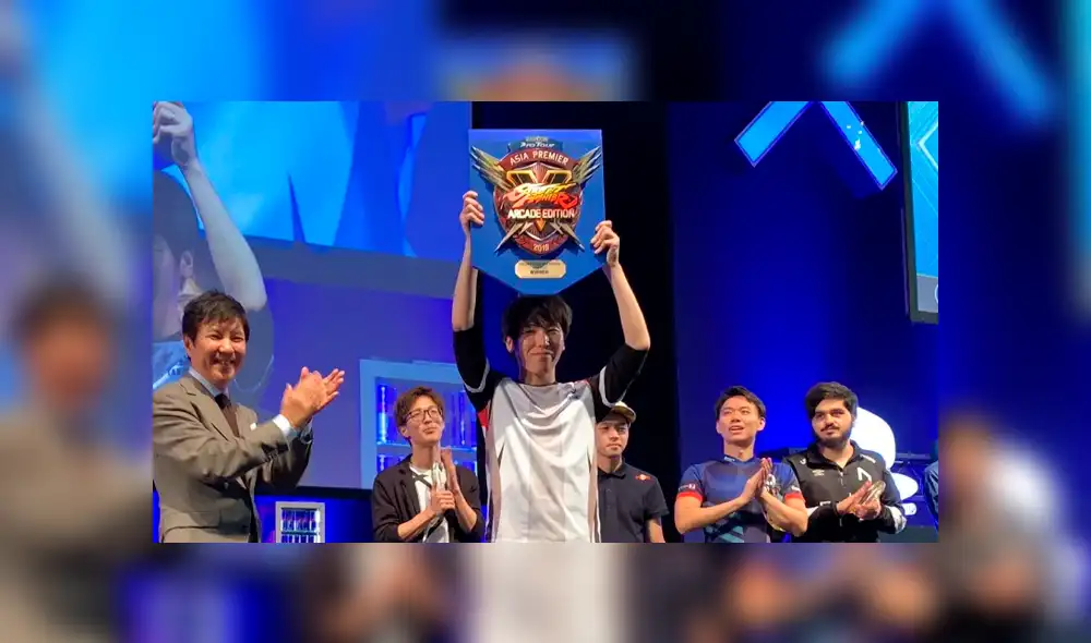 Momochi, jugador profesional de Street Fighter V, rechaza miles de dólares en premios como protesta. Momochi, jugador profesional de Street Fighter V, rechaza miles de dólares en premios como protesta.