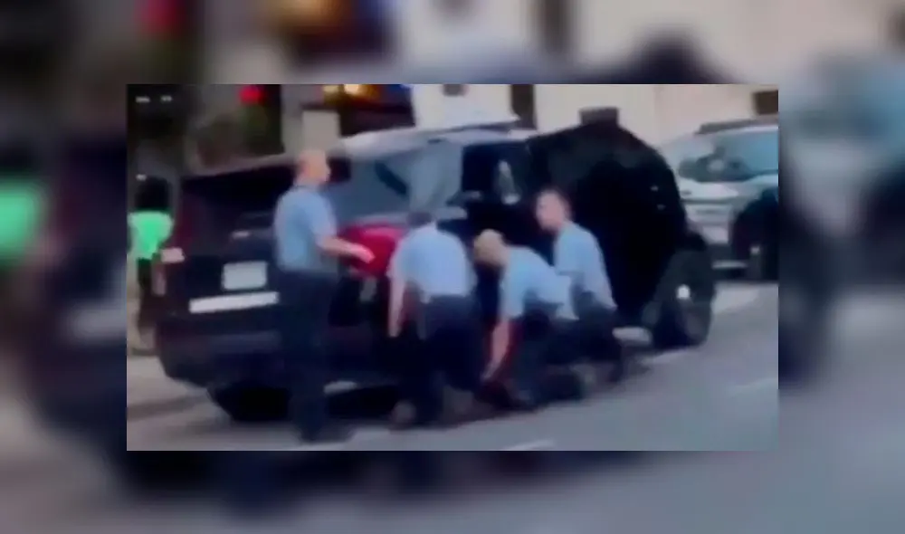 Derek Chauvin y otros tres agentes fueron despedidos de la Policía de Minneapolis. Foto: captura de video. Derek Chauvin y otros tres agentes fueron despedidos de la Policía de Minneapolis. Foto: captura de video.