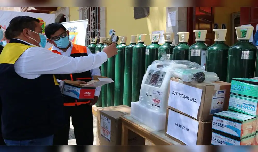 El alcalde provincial Abraham Cárdenas Romero hizo la entrega de todos estos elementos. Foto: Municipalidad de Mariscal Nieto.