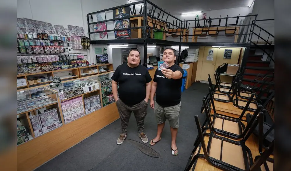 Los hermanos Carlos y Santino Delgado. De jugar en el piso a su propio stand de Yu-Gi-Oh!