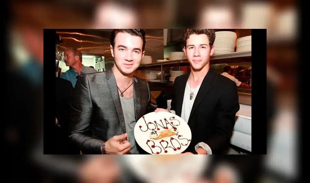 Los Jonas incursionan en la gastronomía con su propio restaurante [VIDEO]