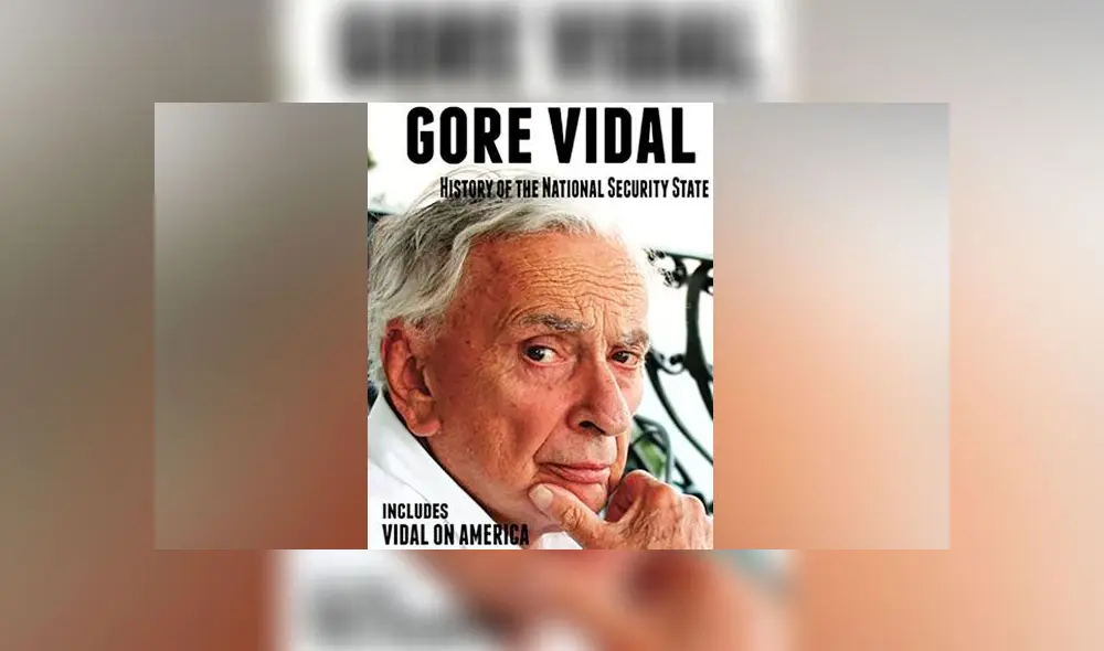 Julian Assange: ¿De qué trata el libro que sostuvo durante su captura? [VIDEO]