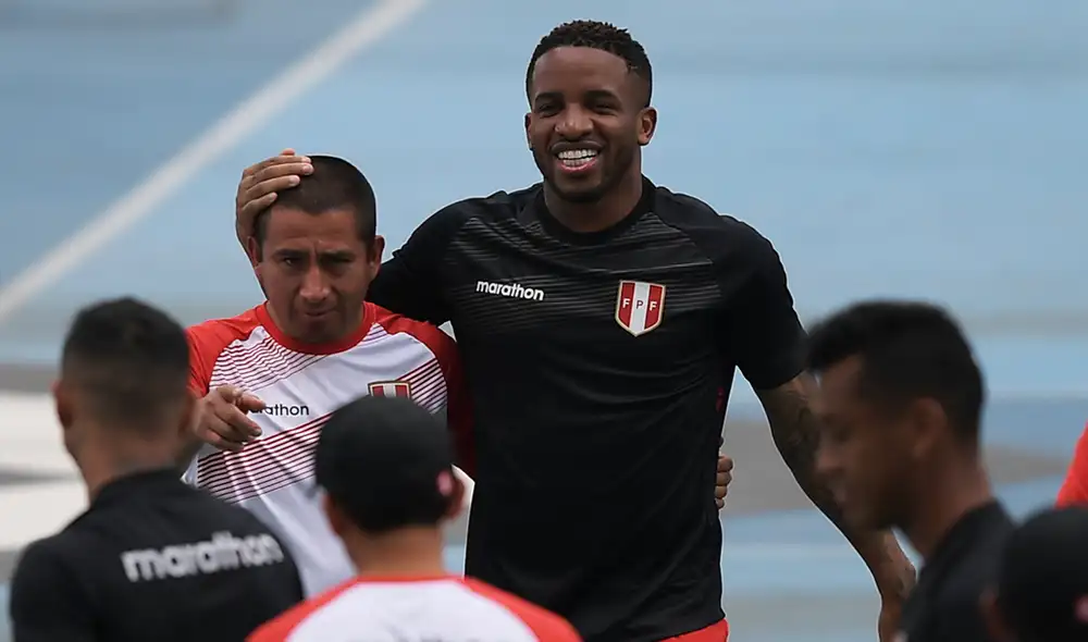 Jefferson Farfán compartió gratos momentos con sus compañeros de la selección peruana. | Foto: AFP