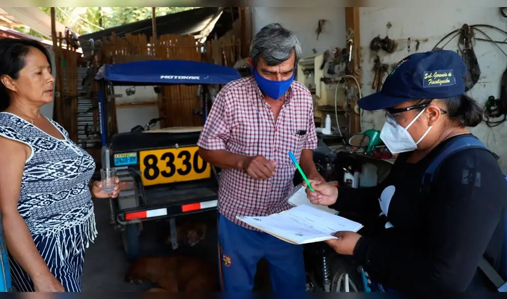 Reparten casa por casa Azitromicina e Ivermectina en gotas Reparten casa por casa Azitromicina e Ivermectina en gotas