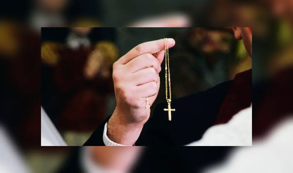 El párroco intentó disimular el error señalando que le habían hackeado el celular, esto sucedió en Padua, Italia. El párroco intentó disimular el error señalando que le habían hackeado el celular, esto sucedió en Padua, Italia.