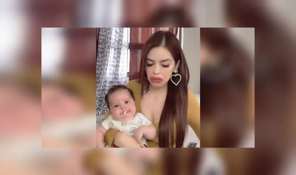 Bebé escucha a su madre cantar y no puede evitar vomitar [VIDEO]