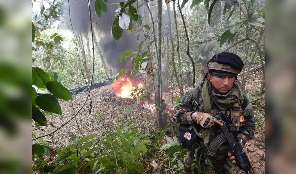 La División de maniobra contra el tráfico ilícito de drogas desmanteló 9 laboratorios rústicos para la producción de cocaína, en una zona boscosa. / Créditos: LR