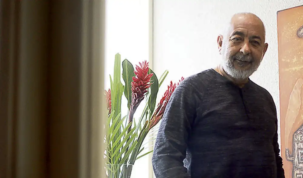 Conversatorio. “El relato policial en América Latina”. Participan Leonardo Padura y Fernando Ampuero. Conversatorio. “El relato policial en América Latina”. Participan Leonardo Padura y Fernando Ampuero.