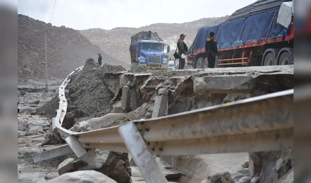 Inclemente clima castiga 10 regiones con lluvias y huaicos Inclemente clima castiga 10 regiones con lluvias y huaicos