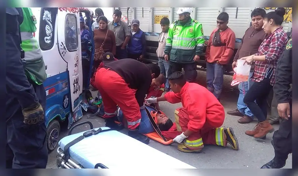 Junín: choque de un auto y un colectivo deja dos heridos en la provincia de Tarma
