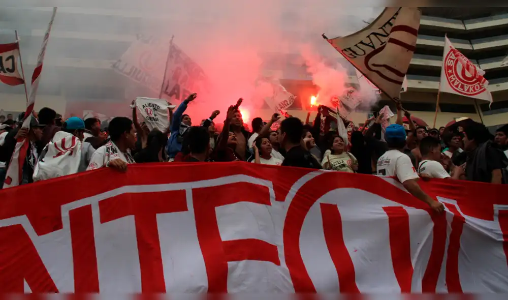 Hinchas de Universitario alistan alucinante caravana para enfrentar a Unión Comercio Hinchas de Universitario alistan alucinante caravana para enfrentar a Unión Comercio