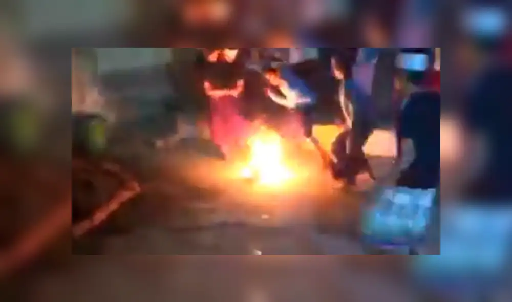 YouTube viral: Chicos se atreven a jugar fútbol descalzos con un coco en llamas [VIDEO]