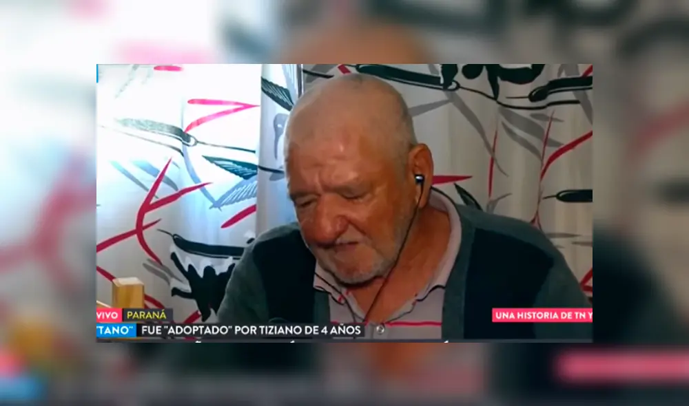 Desliza hacia la izquierda para conocer al niño que adoptó a un anciano indigente, escena viral de YouTube. Desliza hacia la izquierda para conocer al niño que adoptó a un anciano indigente, escena viral de YouTube.