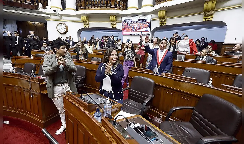 vacado. Congresista Esdras Medina fue uno de los parlamentarios que votó a favor de la vacancia para desaforar a Pedro Castillo. vacado. Congresista Esdras Medina fue uno de los parlamentarios que votó a favor de la vacancia para desaforar a Pedro Castillo.